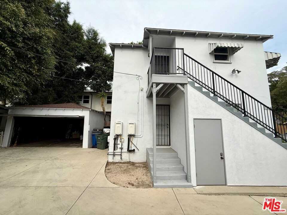 1155 North Genesee Avenue #1155 - Photo 3 of 28