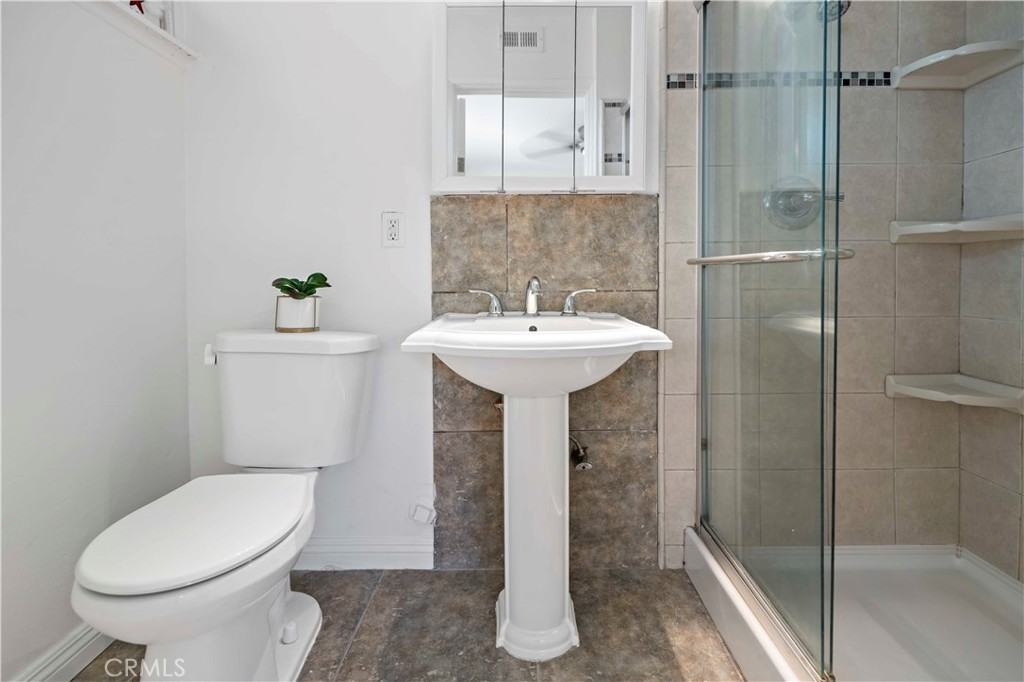 20471 Flintgate Drive #20471 - Photo 7 of 32