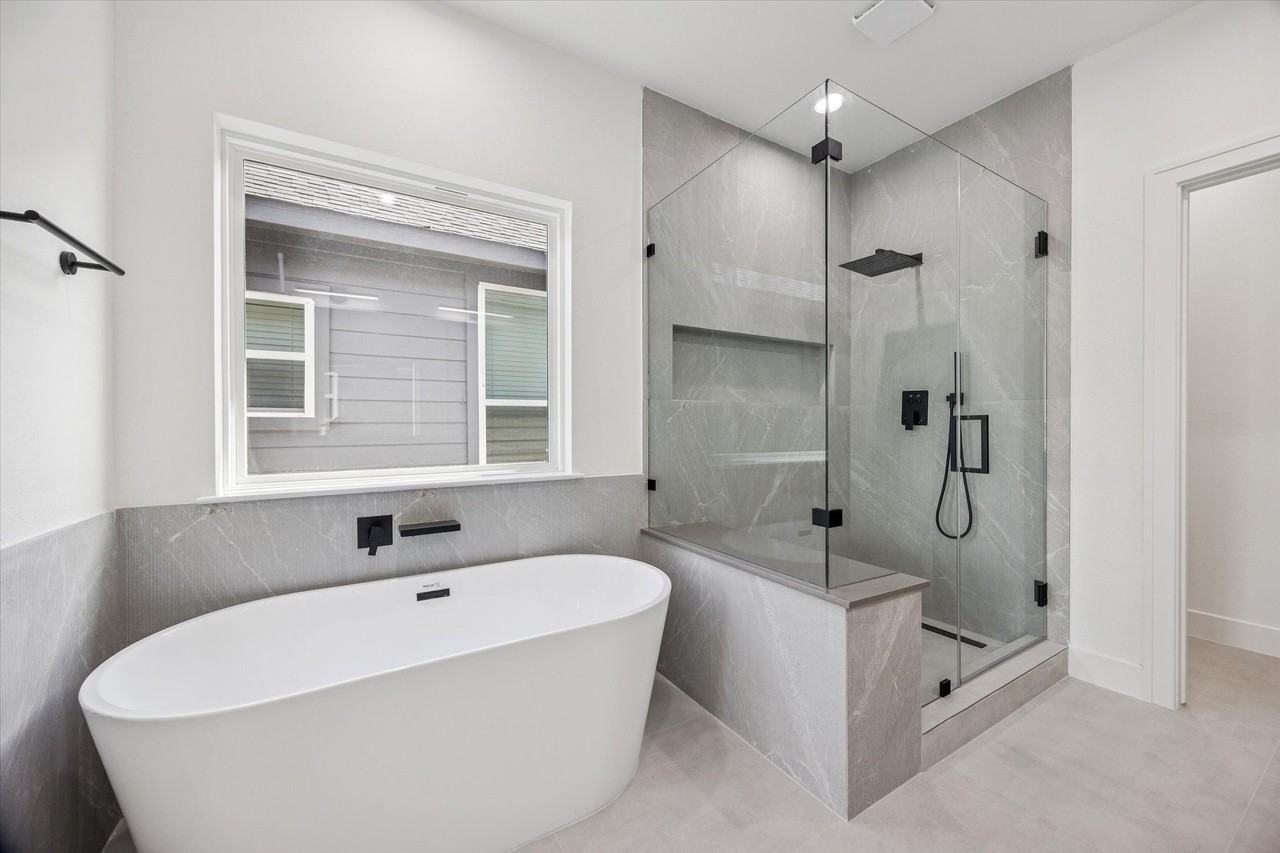 3719 Lydia Street #3719B - Photo 3 of 20