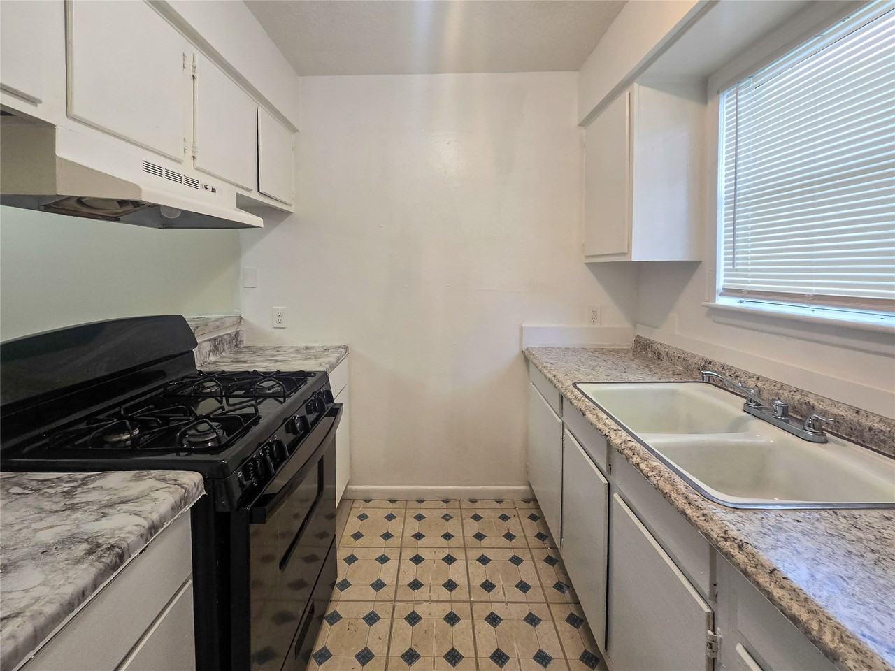 3714 Avenue S #3714-8 - Photo 4 of 5