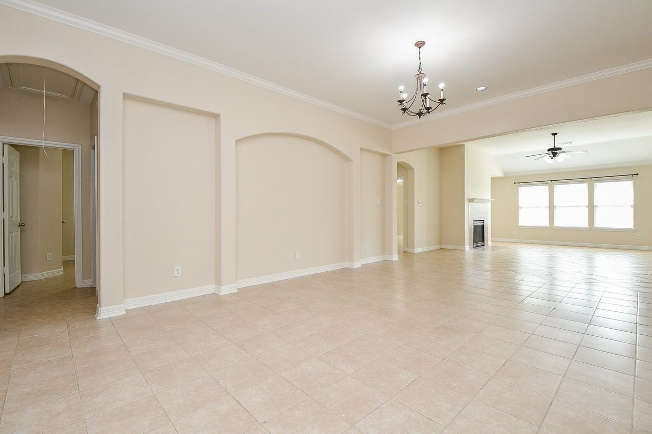 12104 Dawn Mist Ct #12104 - Photo 4 of 32