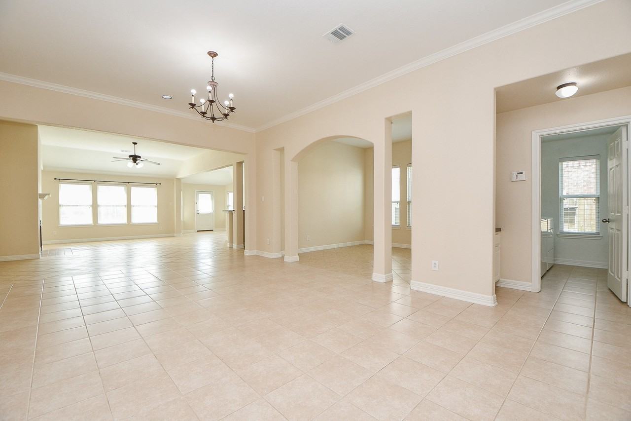 12104 Dawn Mist Ct #12104 - Photo 6 of 32