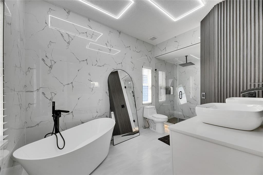 6512 Simone Shores Cir #6512 - Photo 6 of 50