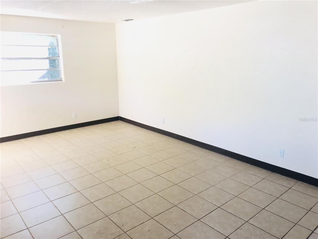 1584 Primrose Ln #1584