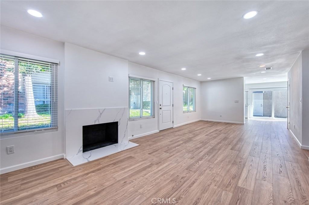 961 S Mintwood Ln #961 - Photo 2 of 24