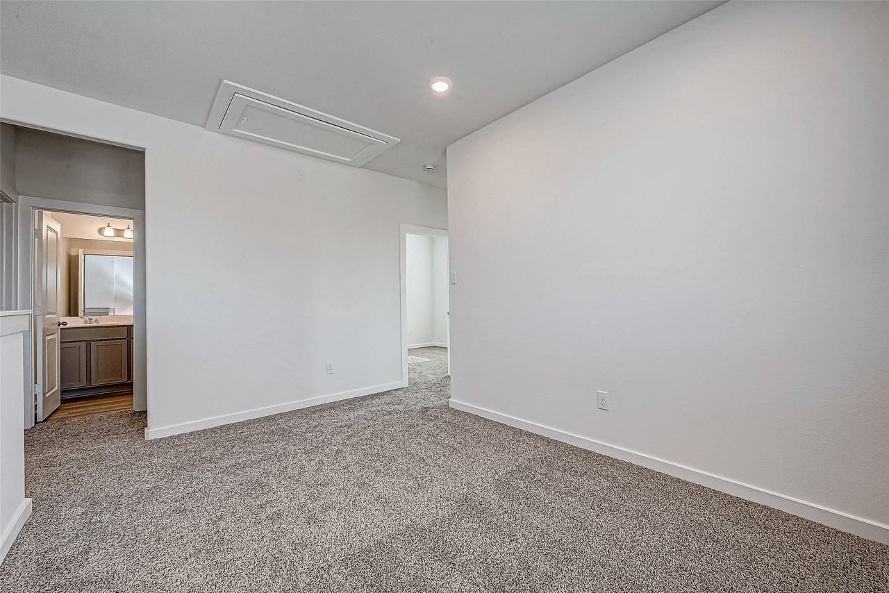 31938 Holland Arbor Trl #31938 - Photo 3 of 37