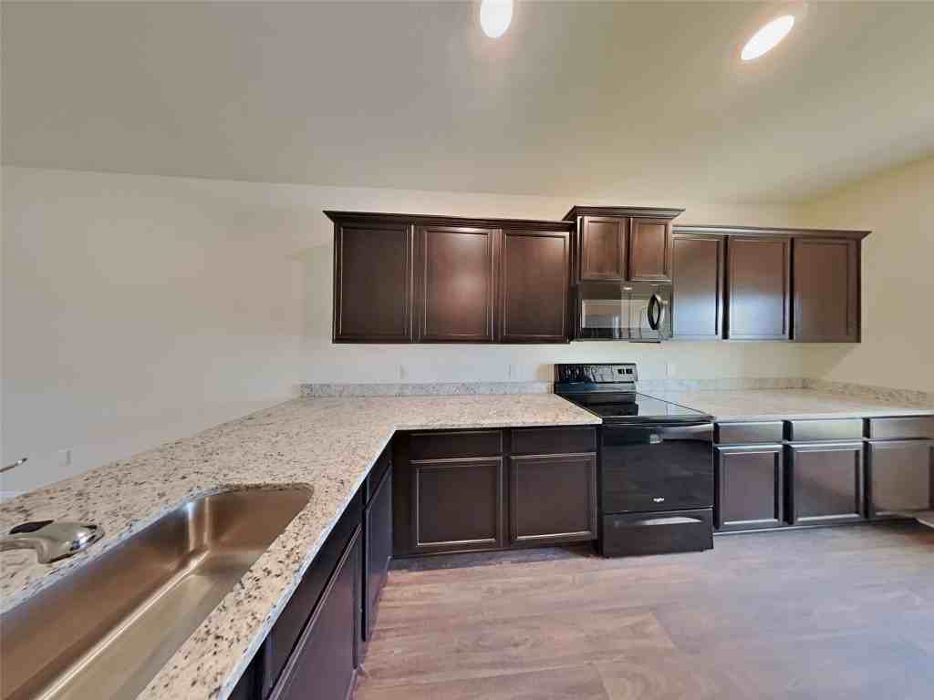 105 Pettigrew Court #105 - Photo 7 of 32