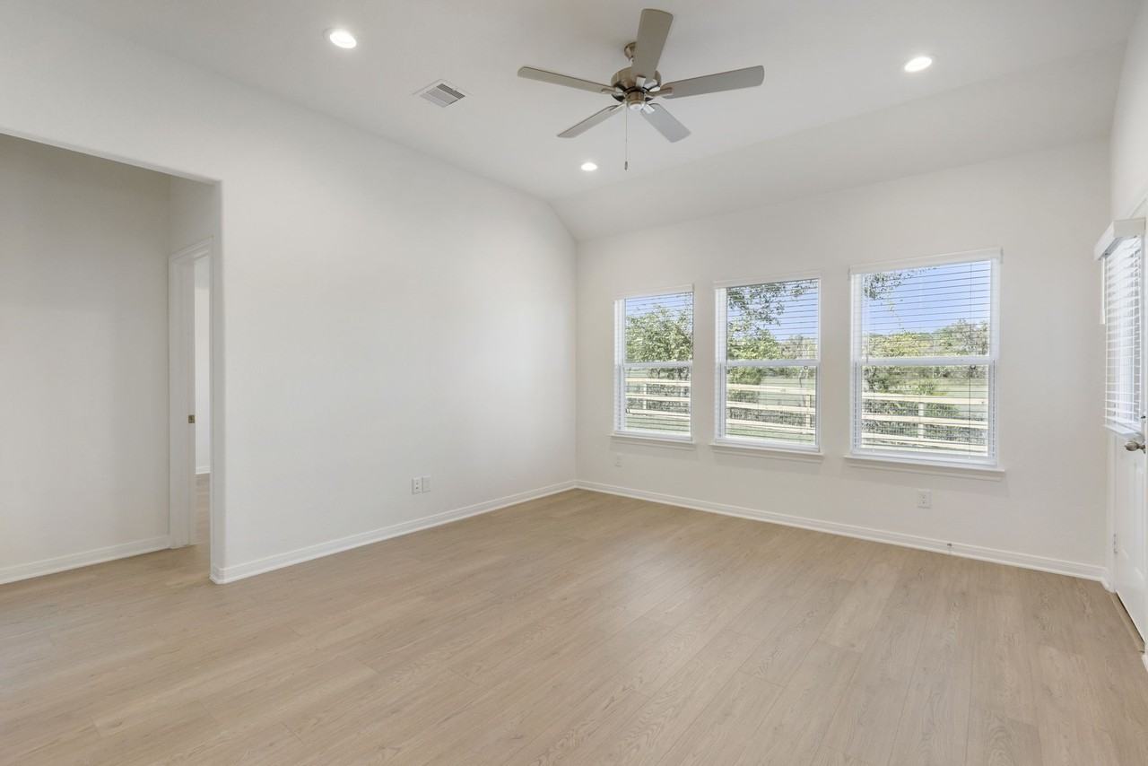 11828 Whirlaway Dr #11828 - Photo 3 of 20