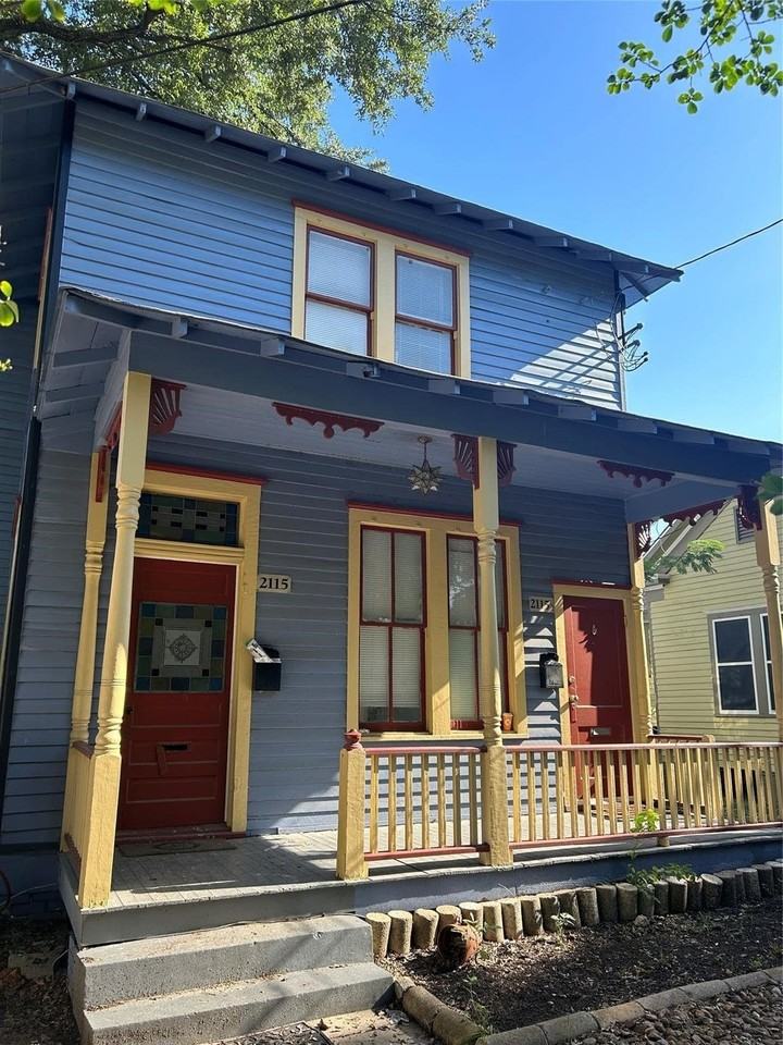 2115 1/2 State St #2115 - Photo 3 of 12