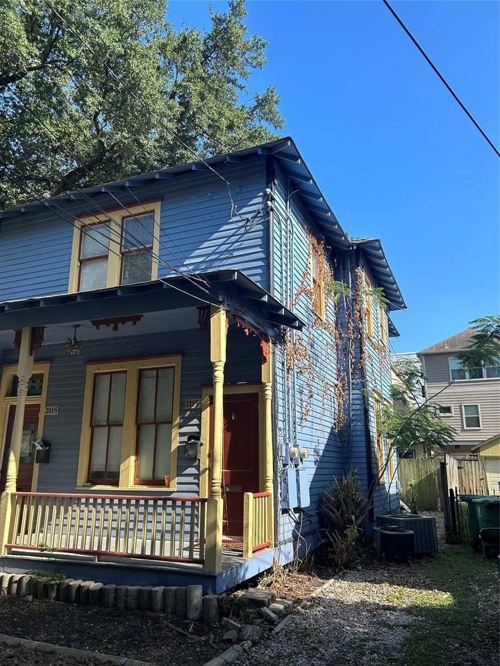 2115 1/2 State St #2115 - Photo 4 of 12