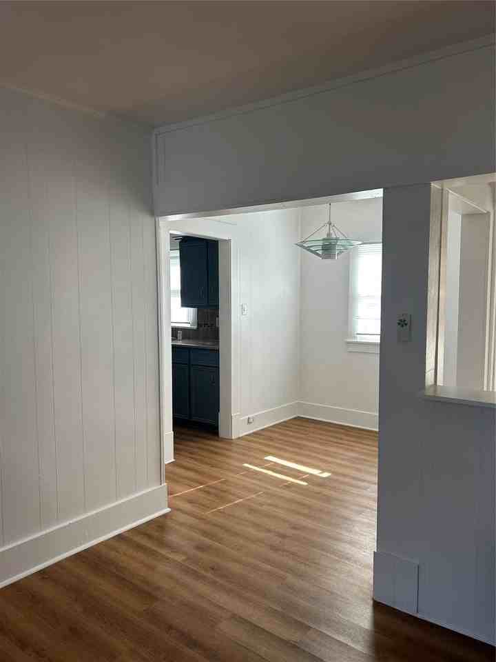 2115 1/2 State St #2115 - Photo 5 of 12