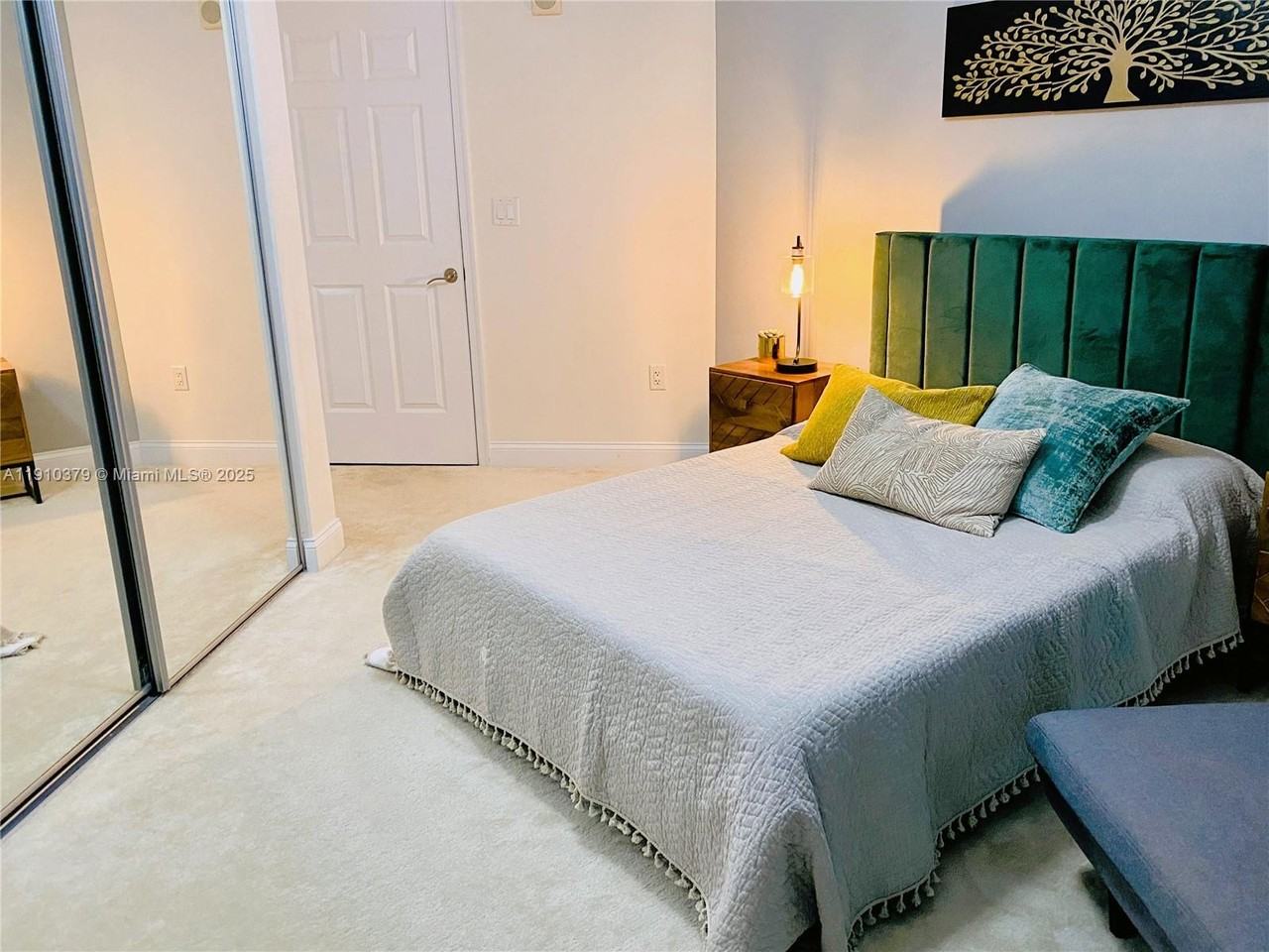 231 Riverside Dr #231-510 - Photo 4 of 50