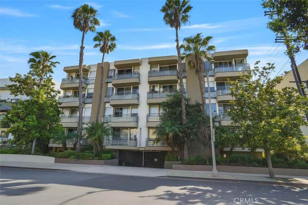 1819 Holmby Ave #1819-104 - Photo 6 of 15