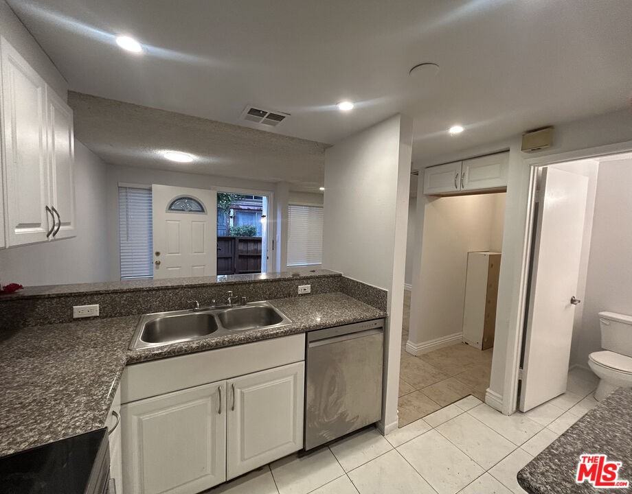 14501 Tupper St #14501-39 - Photo 3 of 31