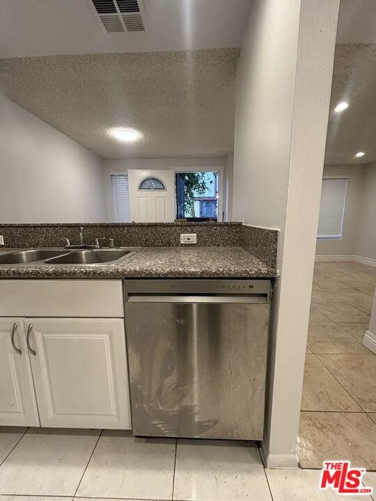 14501 Tupper St #14501-39 - Photo 6 of 31