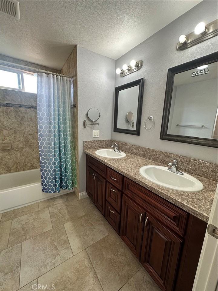 2703 Gates Ave #2703 - Photo 6 of 17