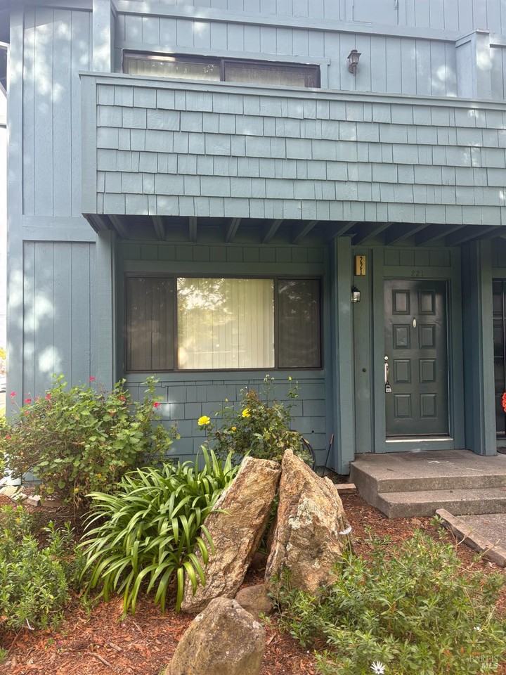 221 College View Dr #221 - Photo 2 of 12