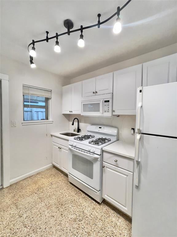 1614 Ne 7th St #1614 - Photo 4 of 22