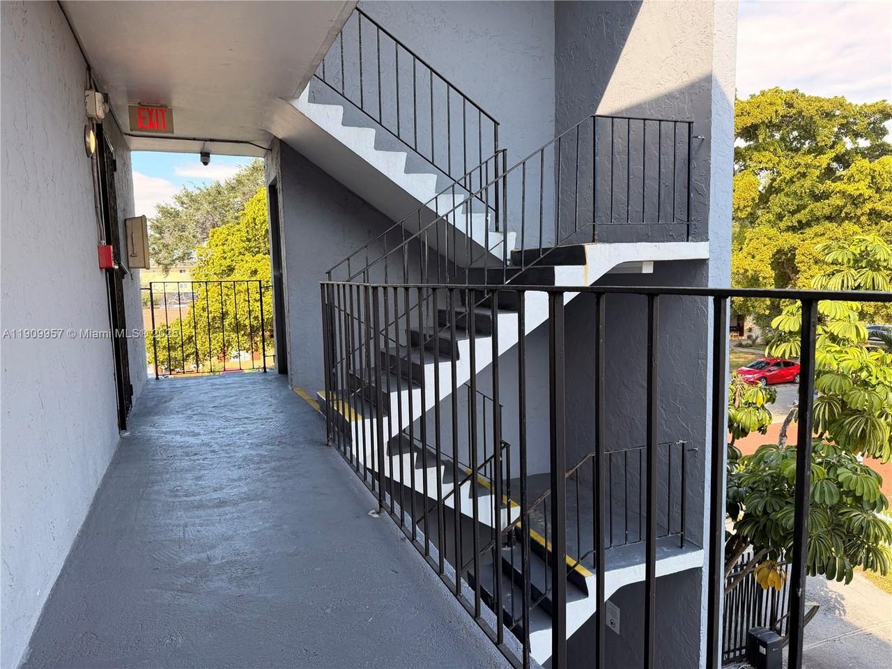 13725 Northeast 6th Avenue