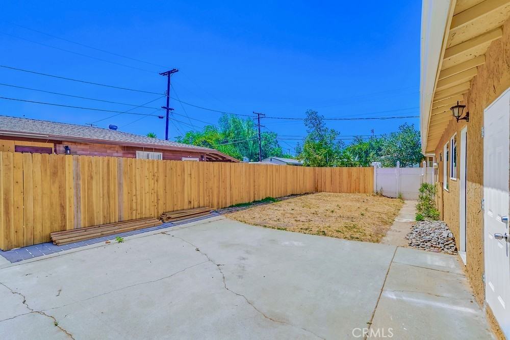 19789 Evelyn St #19789 - Photo 4 of 22