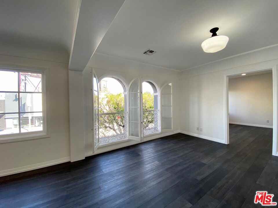 619 S La Brea Ave #619-2 - Photo 5 of 24