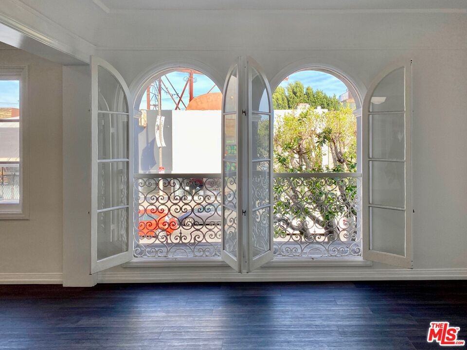 619 S La Brea Ave #619-2 - Photo 6 of 24