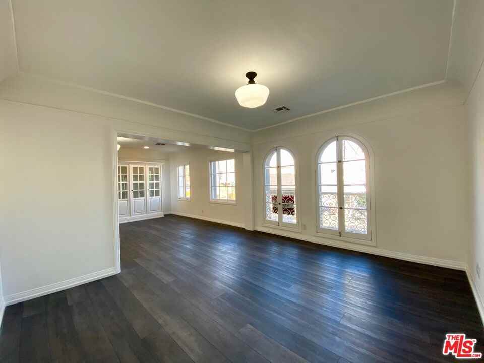 619 S La Brea Ave #619-2 - Photo 7 of 24