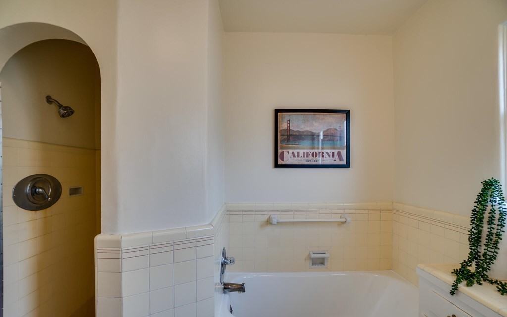 329 E Adams Ave - Photo 5 of 50