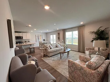 207 Laurel Hill St - Photo 3 of 13