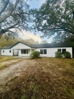 featured image of 2098 Pinecroft Circle