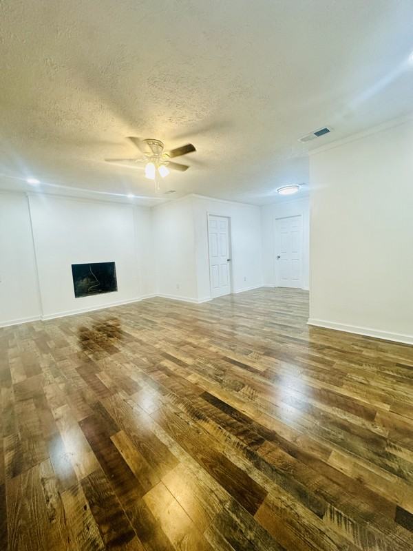 2098 Pinecroft Circle - Photo 2 of 14