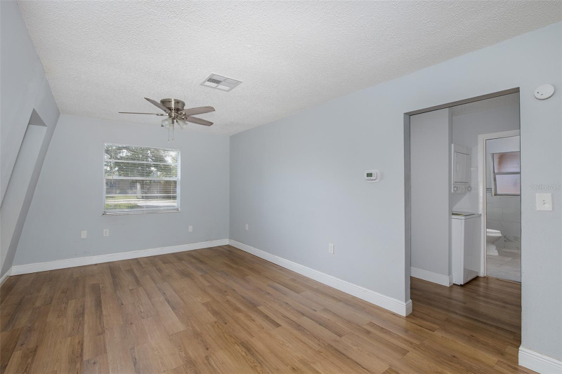 5752 Virginia Ave - Photo 3 of 11