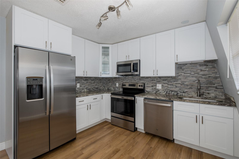 5752 Virginia Ave - Photo 5 of 11