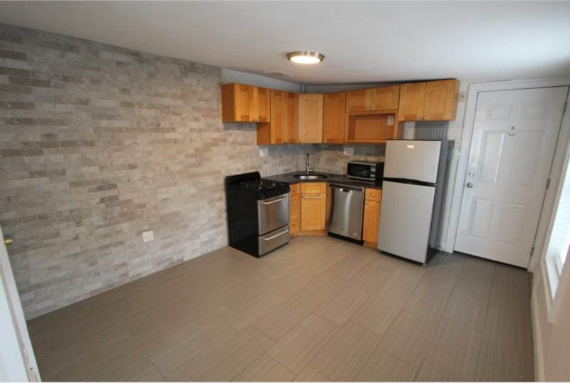 1920 Bainbridge Street #3R - Photo 2 of 8