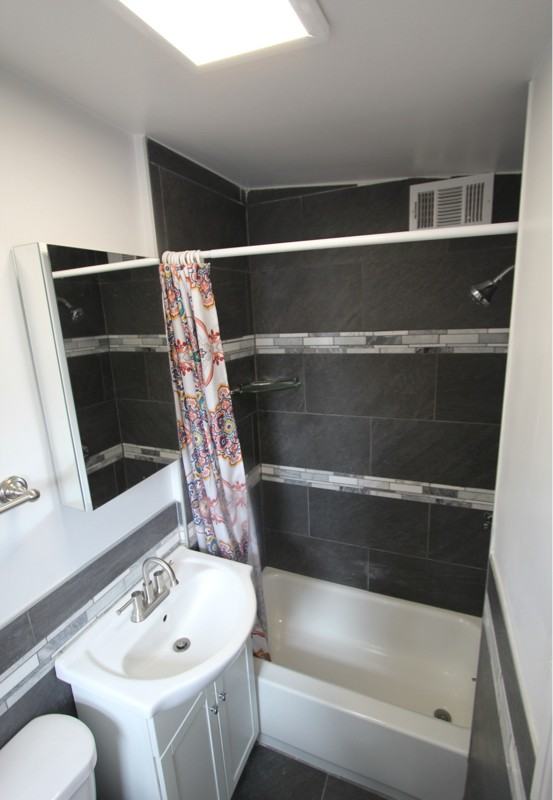 1920 Bainbridge Street #3R - Photo 7 of 8