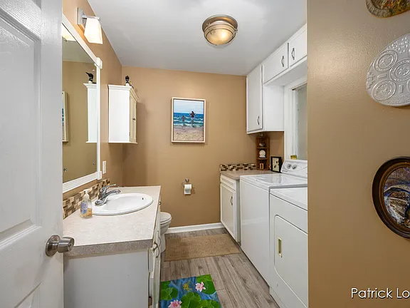 583 Kingsbury Street Northwest - Photo 5 of 20