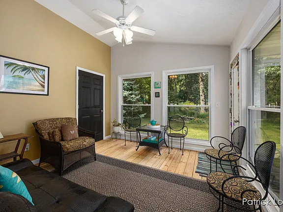 583 Kingsbury Street Northwest - Photo 6 of 20