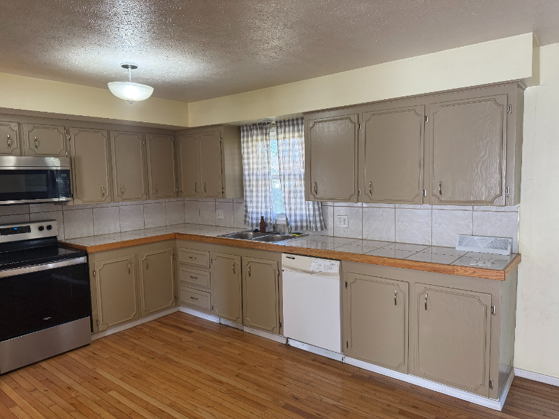 3017 East Hawkins Street