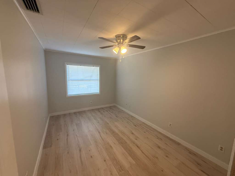 3936 S East Ave #B - Photo 6 of 7