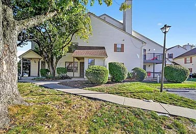 1002 Woodbridge Commons Way - Photo 2 of 19