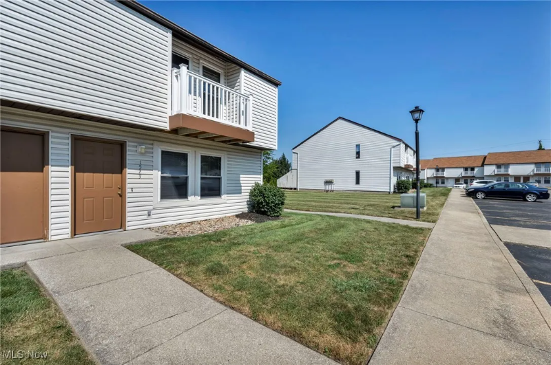 1505 Whitehall Blvd - Photo 3 of 8