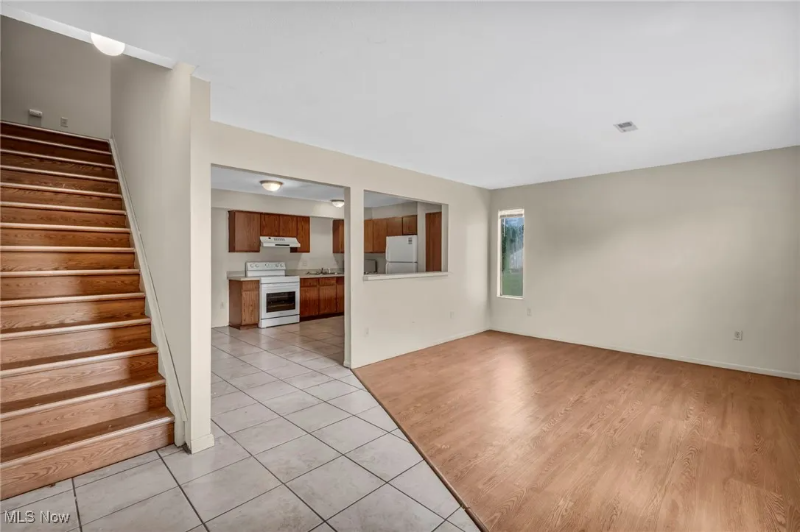 1505 Whitehall Blvd - Photo 5 of 8