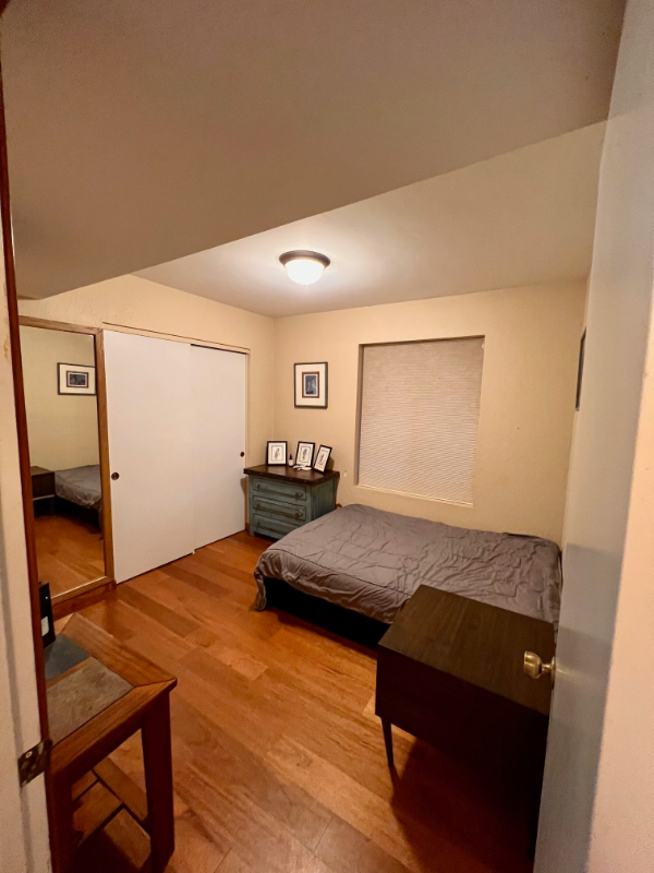 1120 N Hemlock Way - Photo 3 of 5