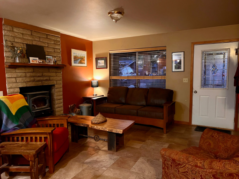 1120 N Hemlock Way - Photo 5 of 5