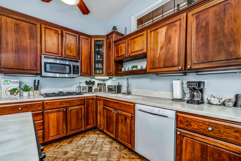 217 Loraine Avenue - Photo 6 of 8