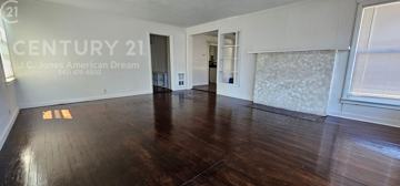 featured image of 909 Southwest Bridge Street