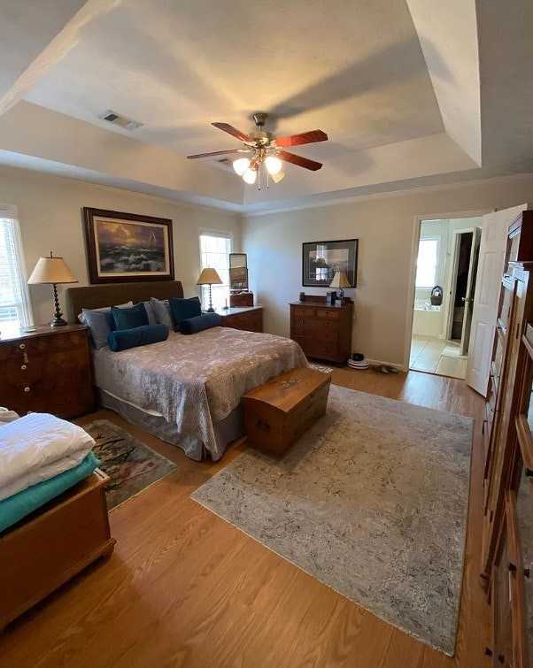 5010 Emerald Isle Ct - Photo 2 of 10
