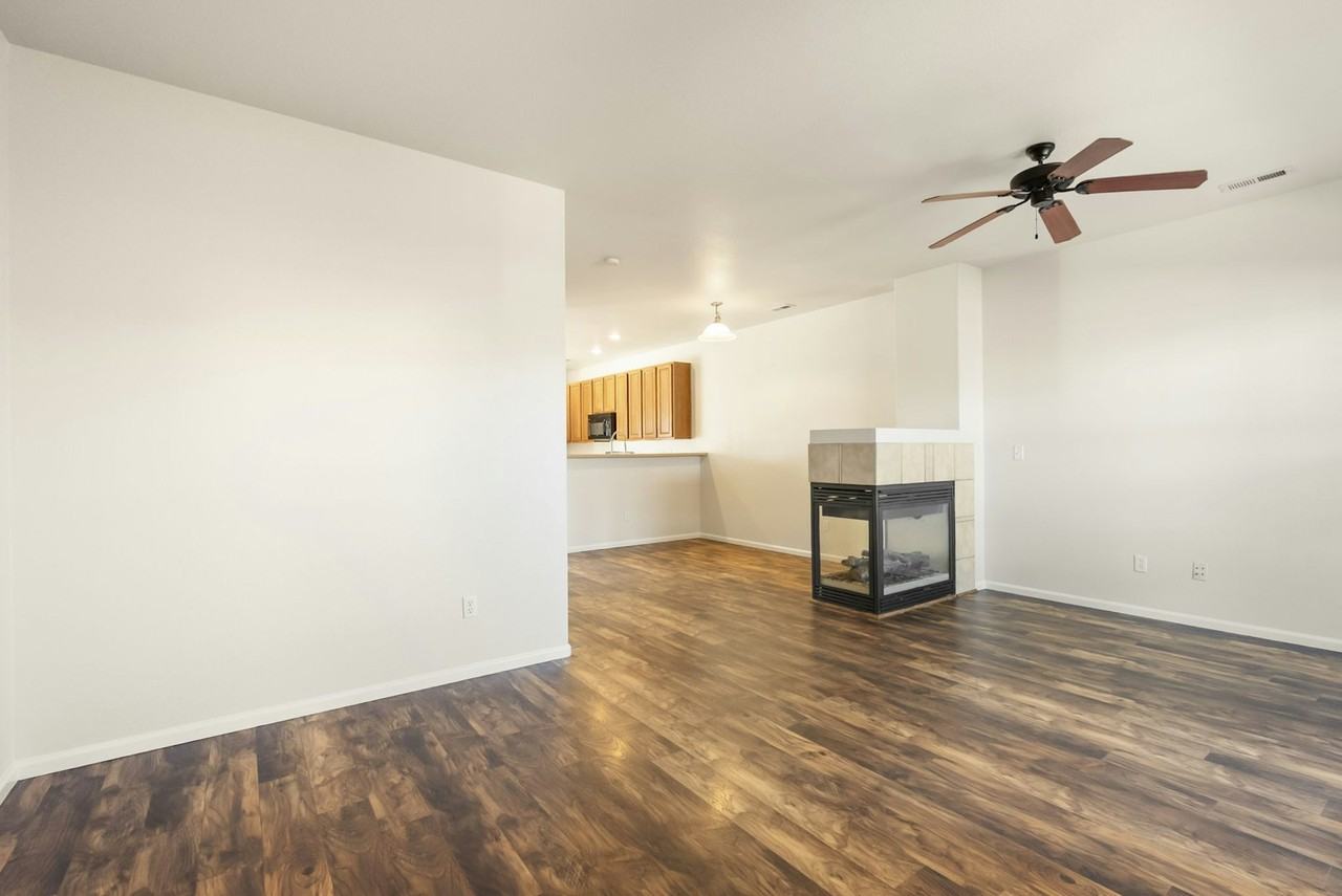 2569 Shannara Grove - Photo 2 of 41