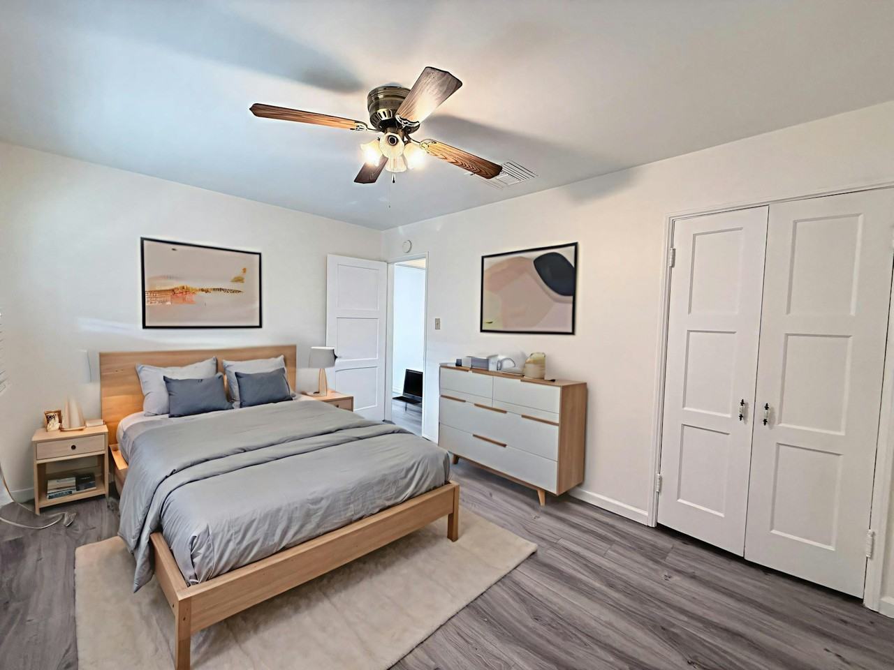 504 North Hollywood Way - Photo 6 of 15