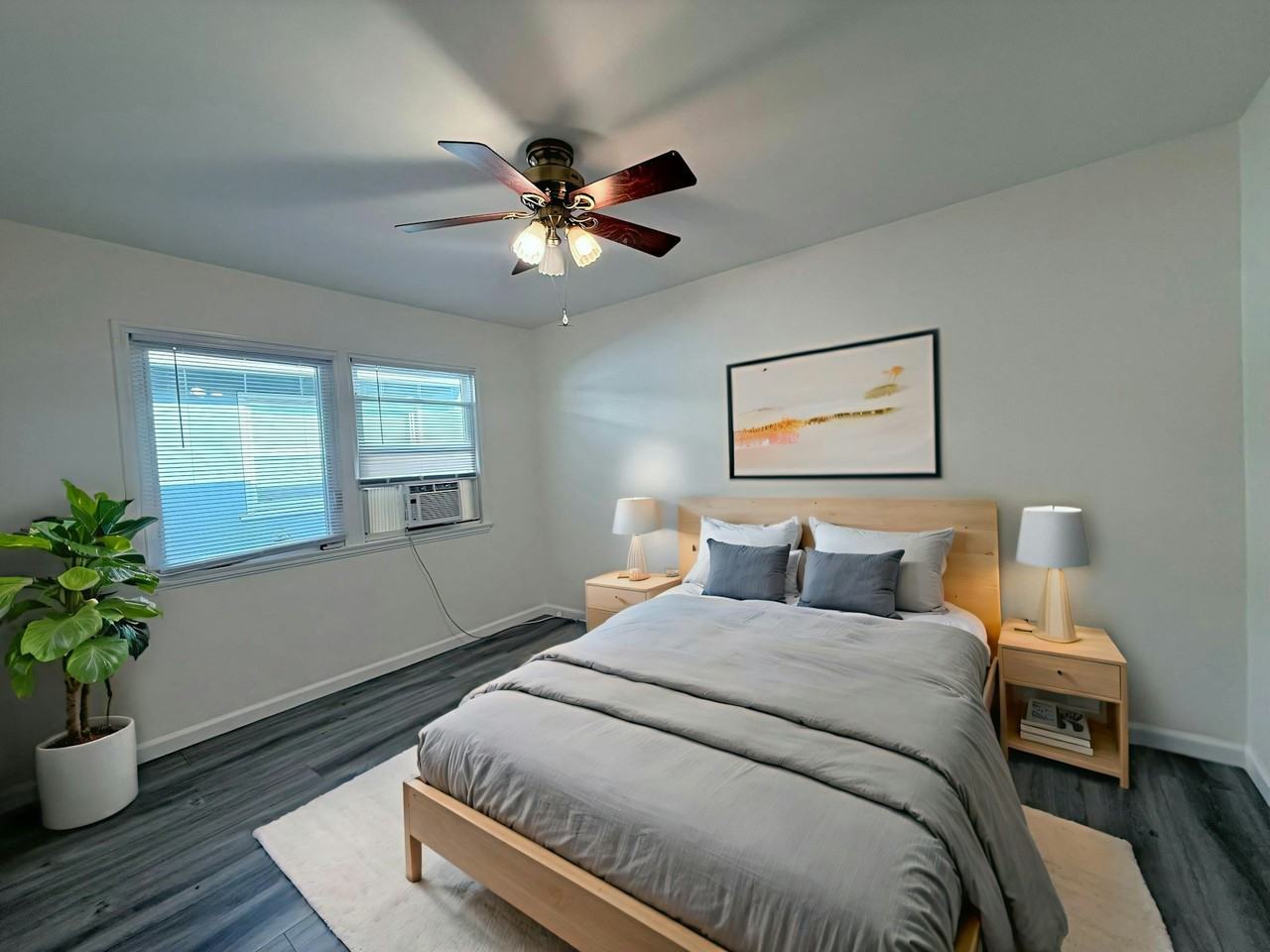 504 North Hollywood Way - Photo 7 of 15